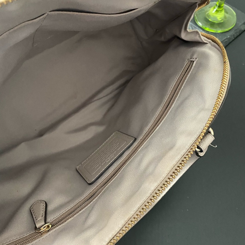 Coach purse - Picture 3 of 6